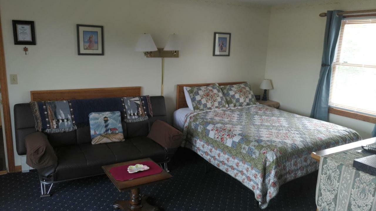 Midway Lodging Cornish Buitenkant foto